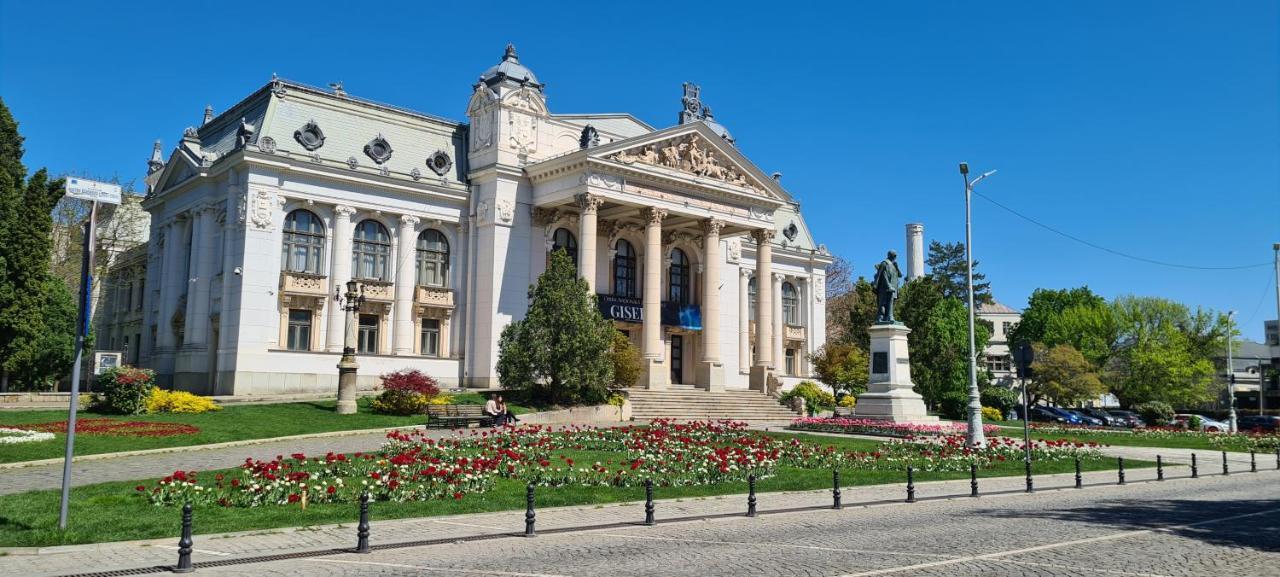 Genesis - Iasi City Center Luaran gambar